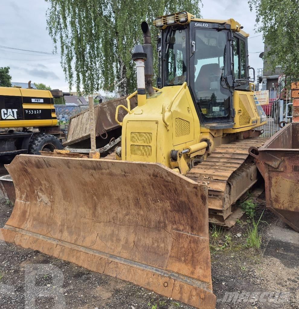Komatsu D 51 EX-22 بلدوزرات مجنزرة