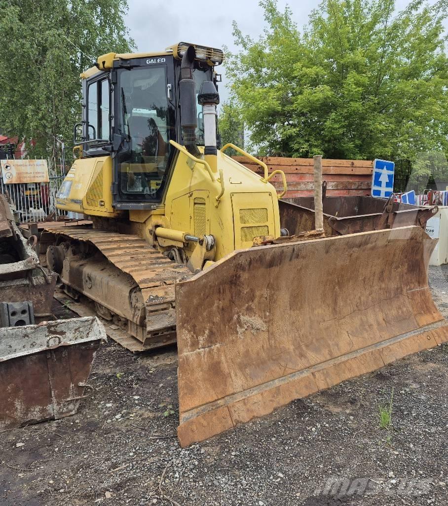 Komatsu D 51 EX-22 بلدوزرات مجنزرة