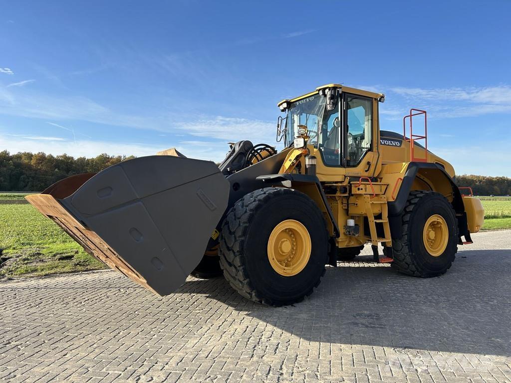 Volvo L180H لوادر بعجل