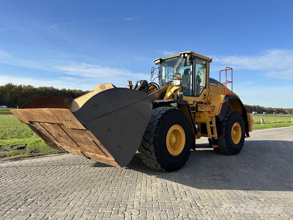 Volvo L180H لوادر بعجل