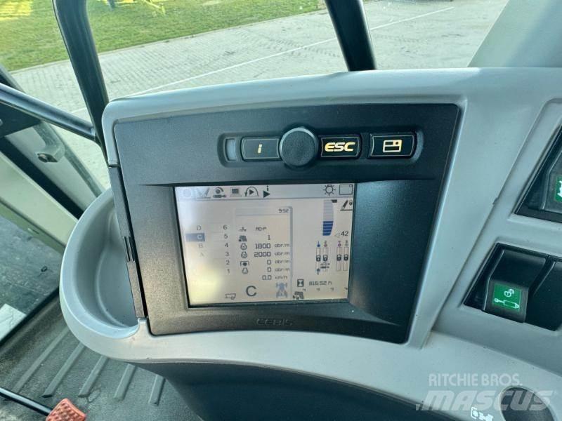 CLAAS AXION 810 الجرارات