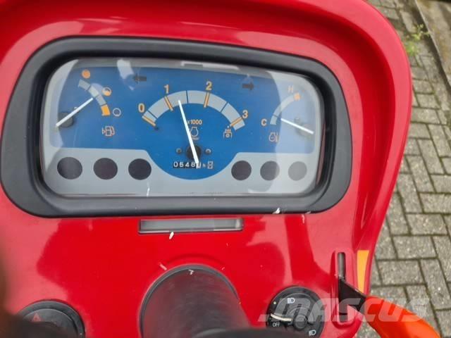 Shibaura 324 SX HST الجرارات