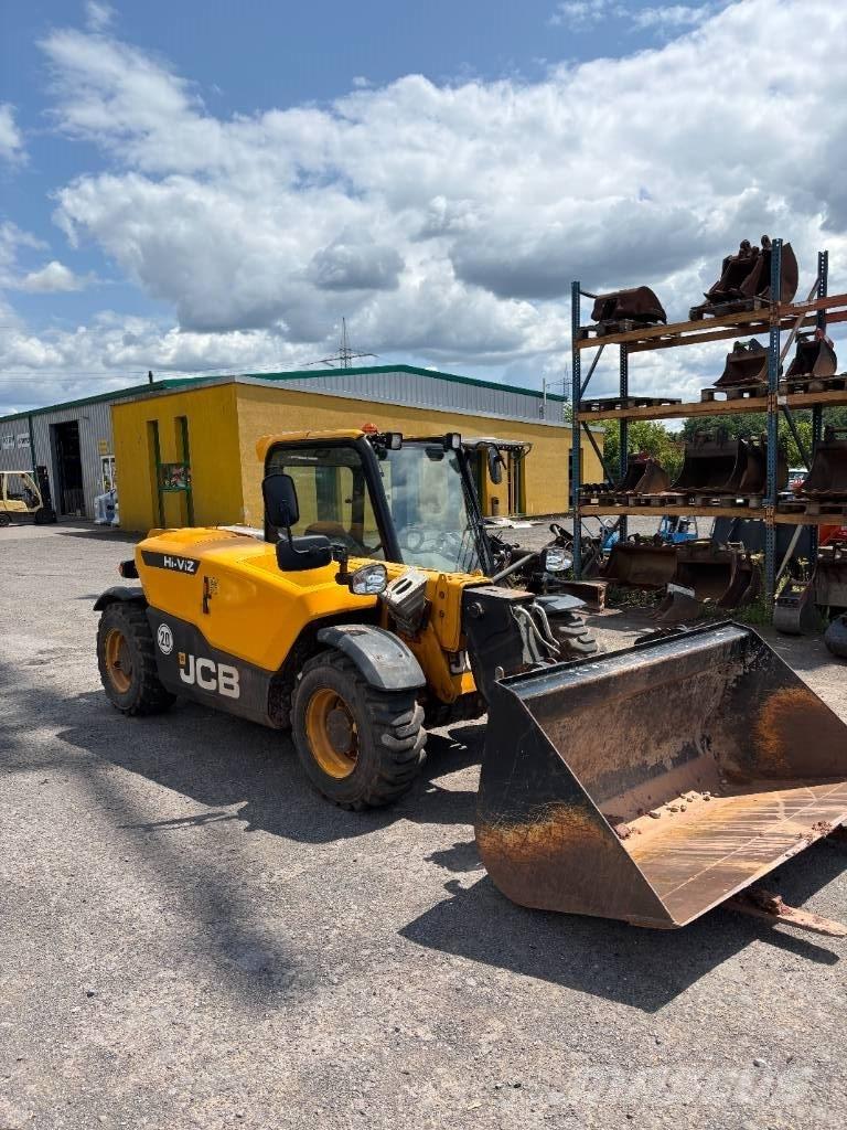 JCB 525-60 مناولات متداخلة