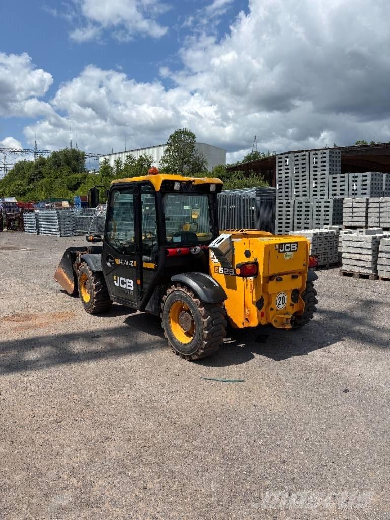 JCB 525-60 مناولات متداخلة