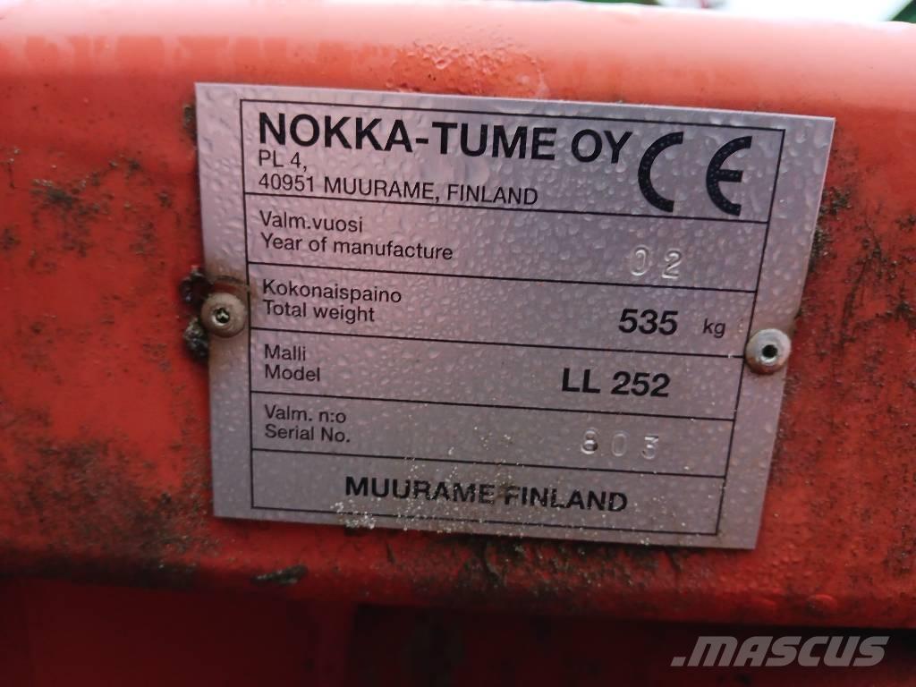 Esko 252 قاذفات الجليد