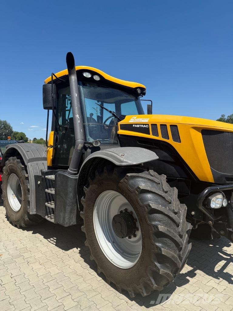 JCB JCB Fastrack3230 الجرارات