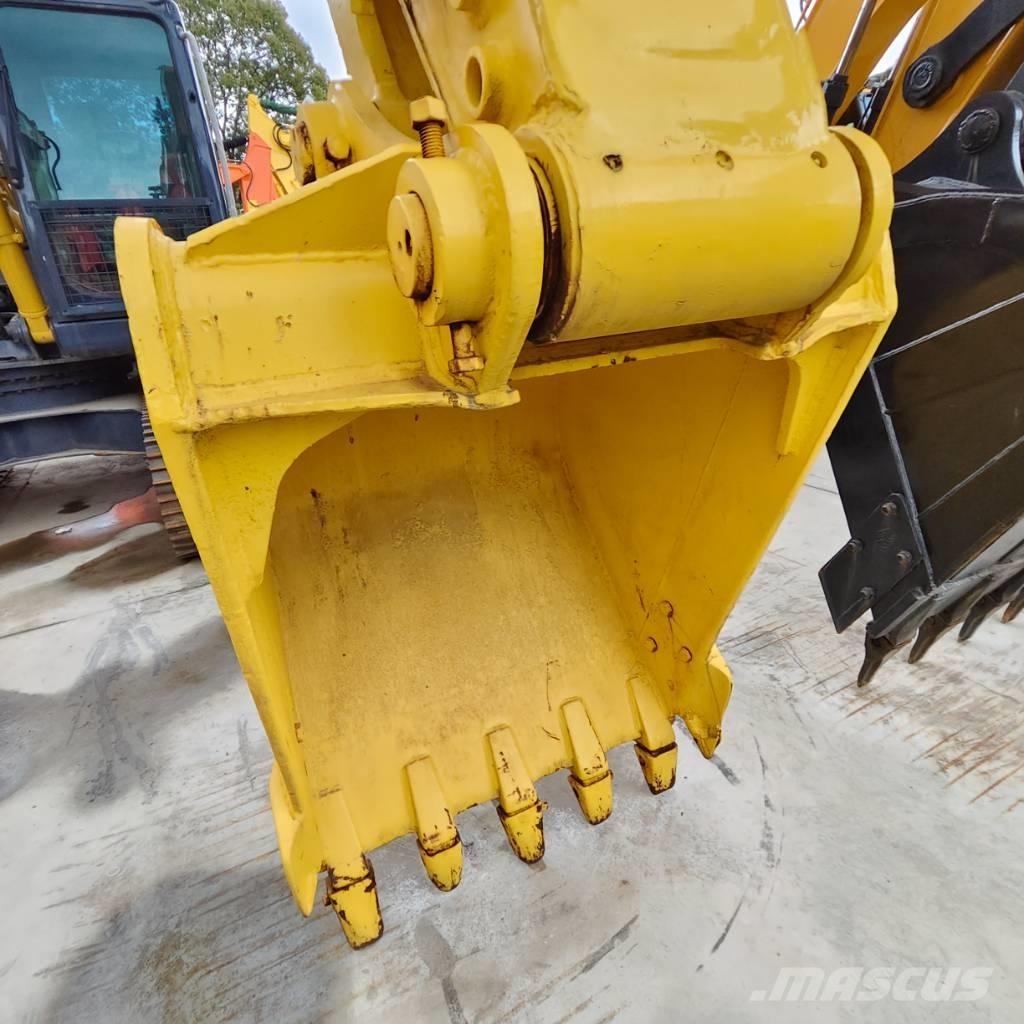 Komatsu PC 200-7 حفارات زحافة