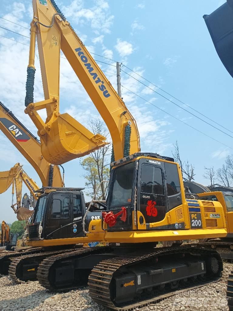 Komatsu PC 200 حفارات زحافة