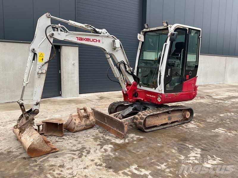 Takeuchi TB 230 حفارات صغيرة أقل من 7 طن (حفارات صغيرة)