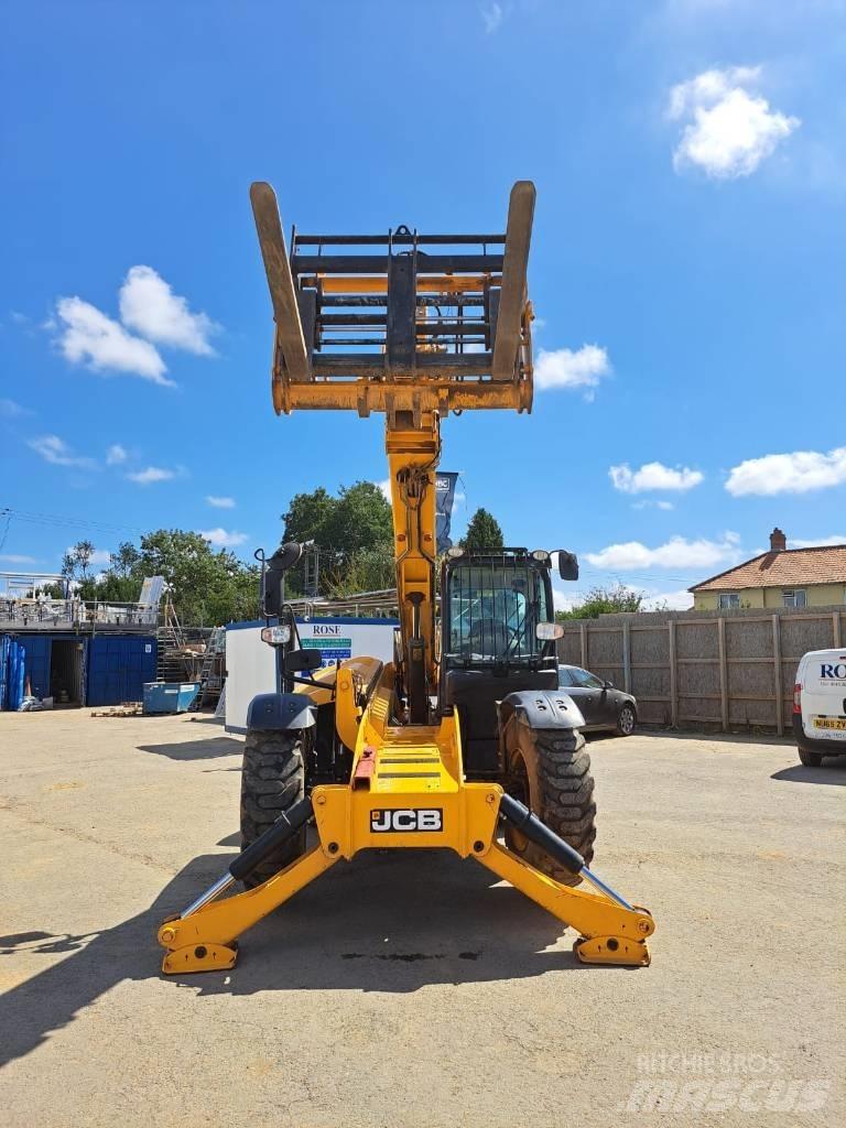 JCB 535 V 125 مناولات متداخلة