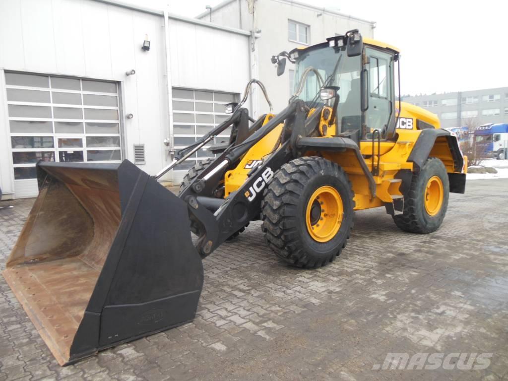 JCB 427 AGT4F لوادر بعجل
