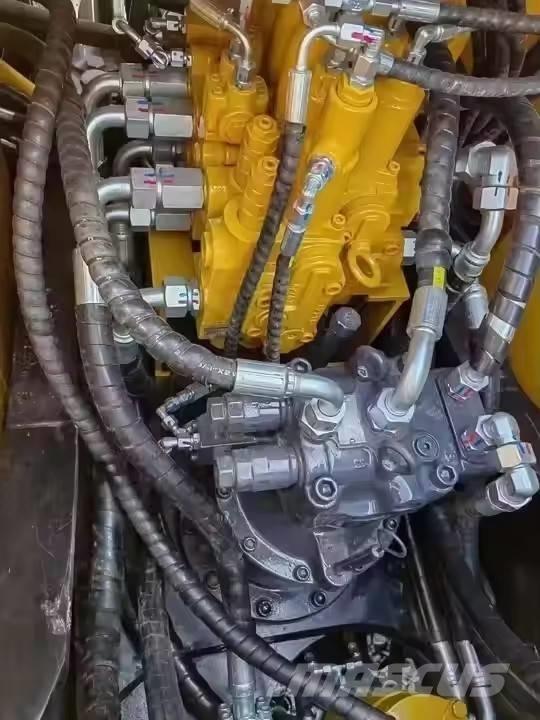 Sany SY 155 C حفارات زحافة
