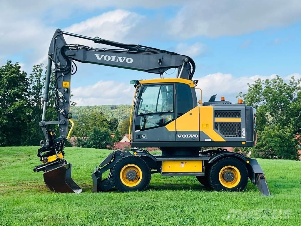 Volvo EW 160 E حفارات بعجل