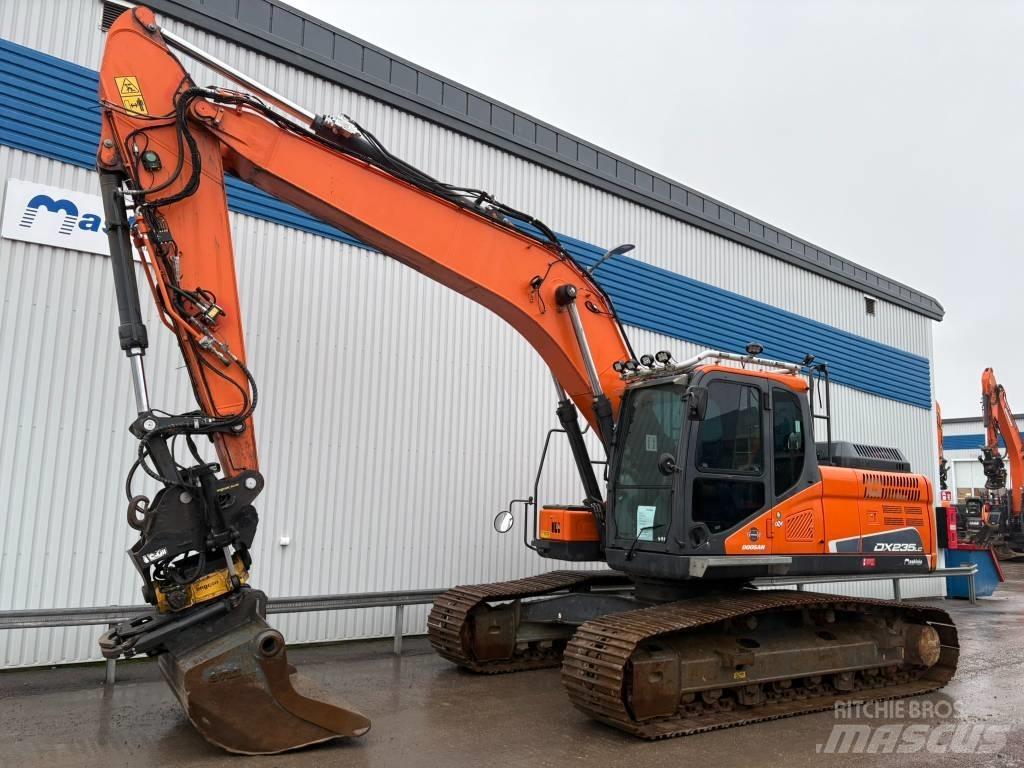 Doosan DX235LC-5 حفارات زحافة