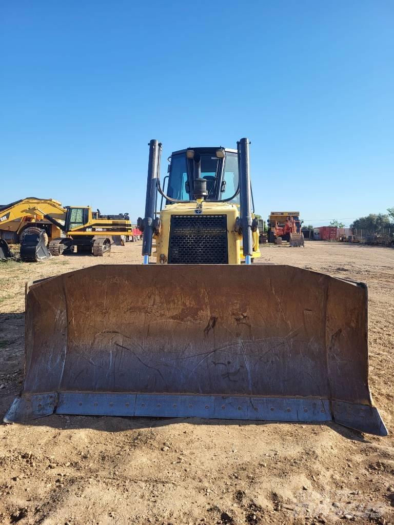 New Holland D 180 بلدوزرات مجنزرة