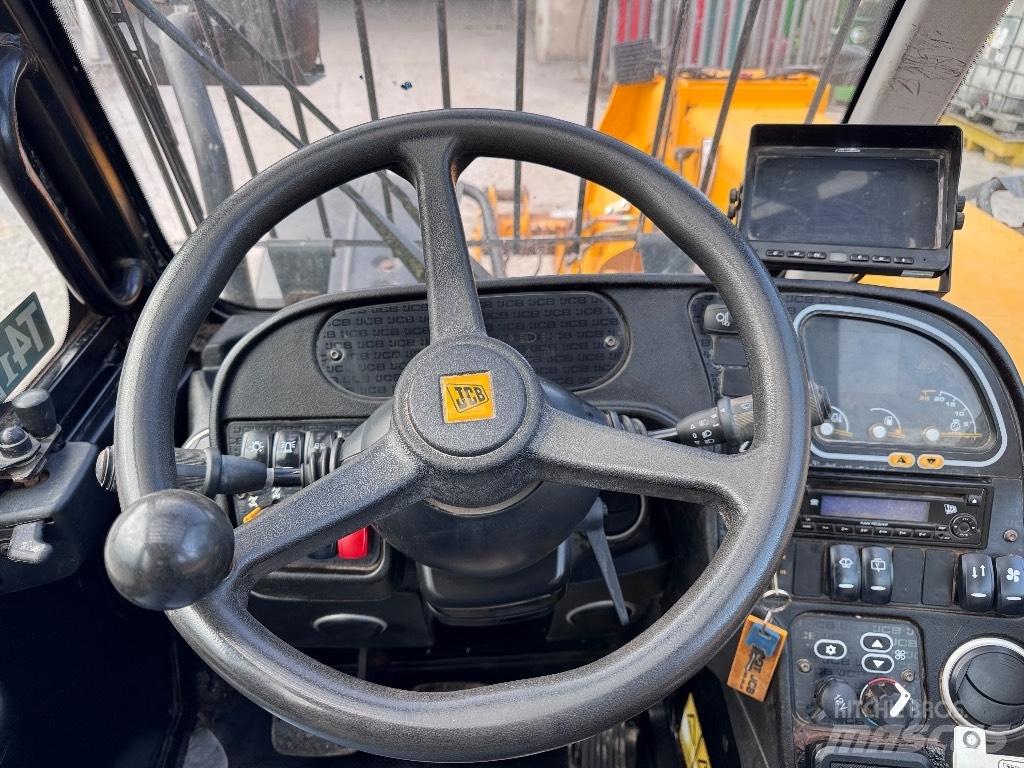 JCB 550-80 مناولات متداخلة