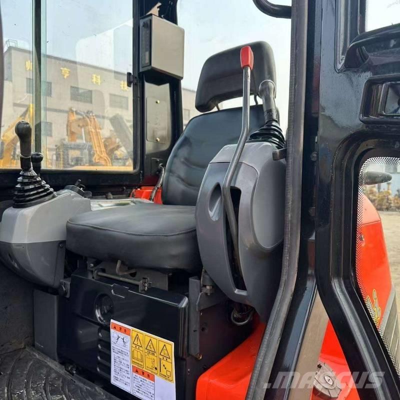 Kubota U 40 حفارات صغيرة أقل من 7 طن (حفارات صغيرة)