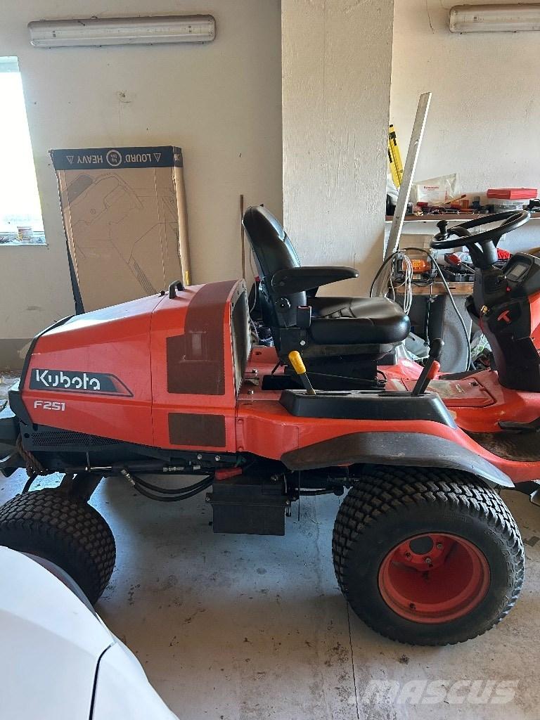 Kubota F 251 ماكينات جز العشب