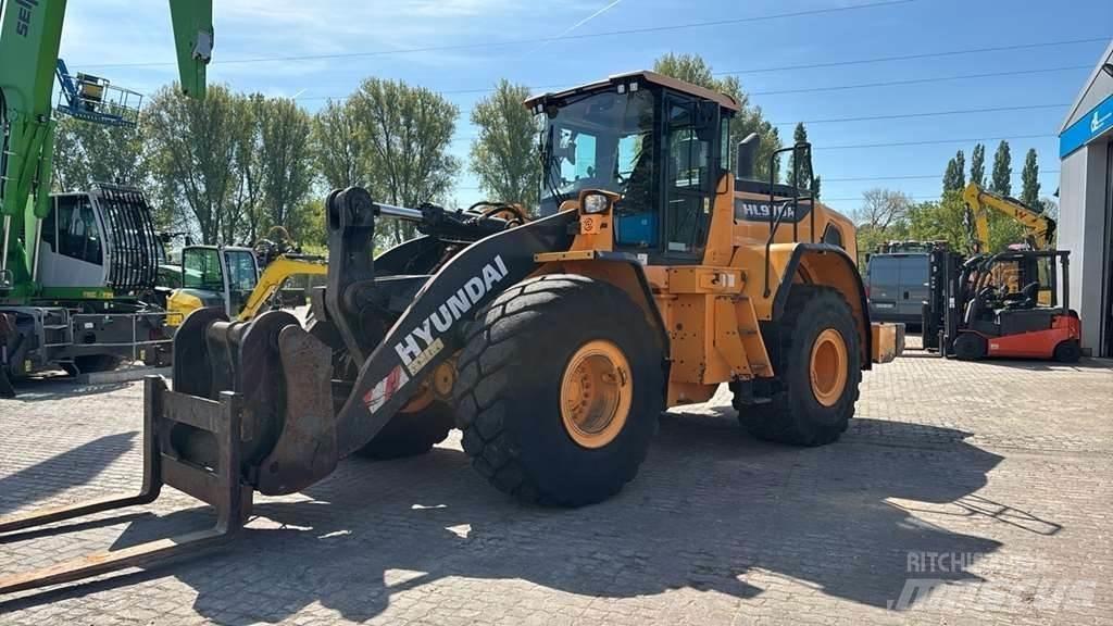 Hyundai HL970 لوادر بعجل