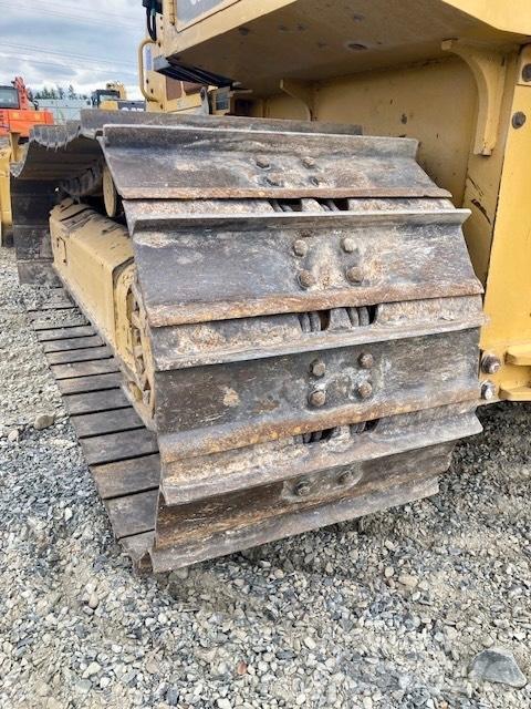 CAT D 3 K 2 LGP بلدوزرات مجنزرة