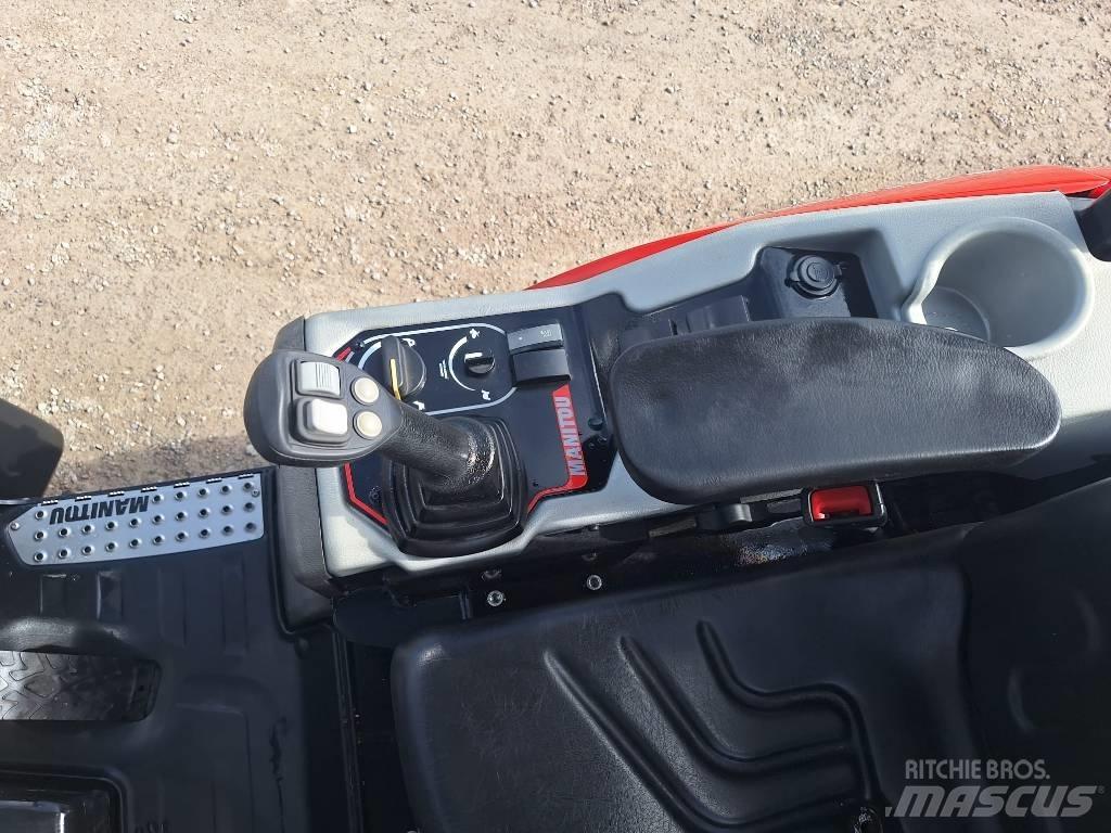 Manitou MLA 4-50 H لوادر صغيرة
