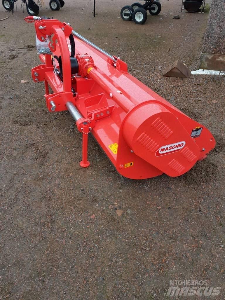 Maschio Brava 250 L جزازات وأغطية المراعي
