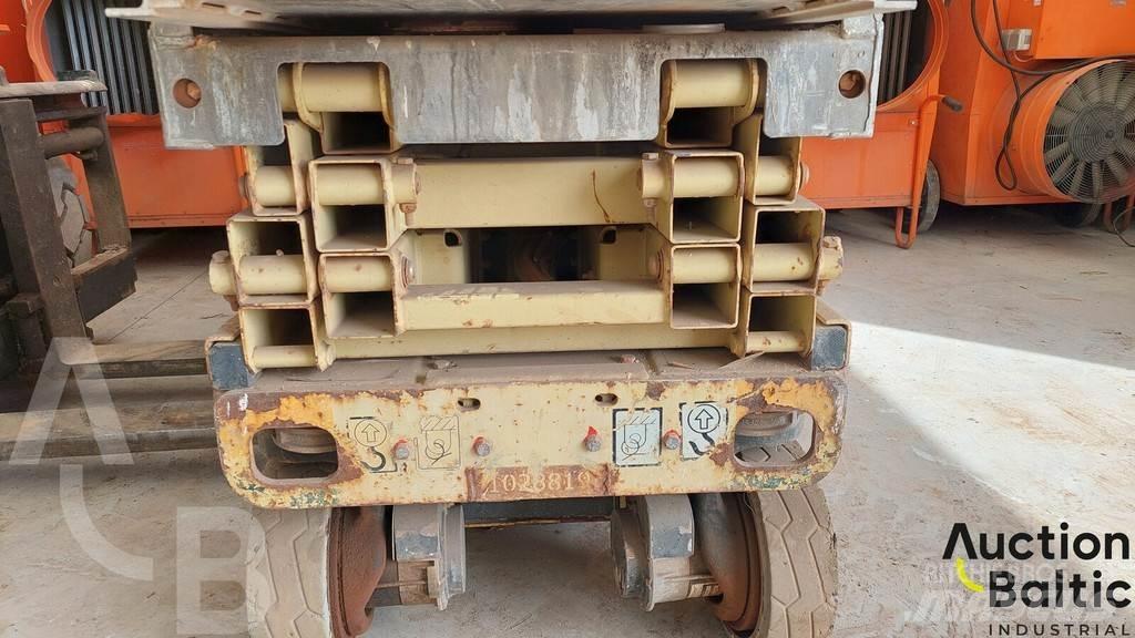 JLG 1930 ES رافعات مقصية الشكل