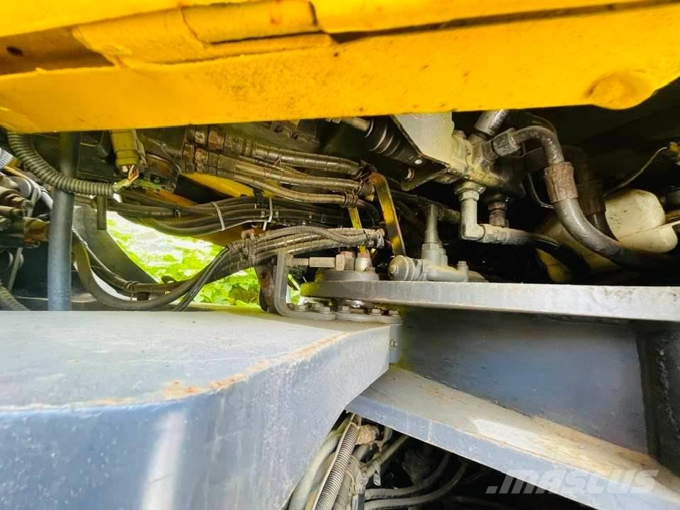 Komatsu wa470 لوادر بعجل