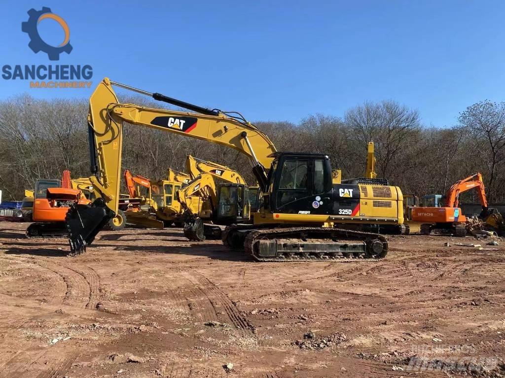 CAT 325 D حفارات زحافة
