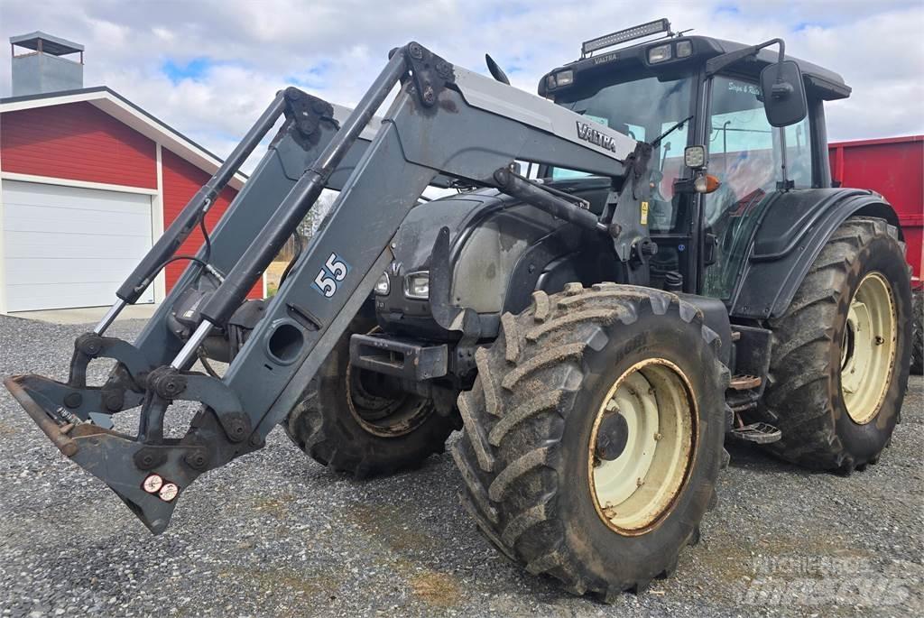 Valtra N141 HiTech الجرارات
