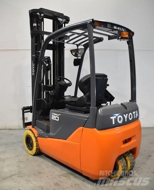Toyota 8 FB ET 20 شاحنات ذات رافعات شوكية تعمل بالكهرباء