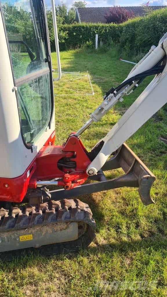 Takeuchi TB 216 حفارات صغيرة أقل من 7 طن (حفارات صغيرة)