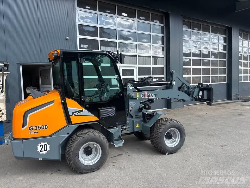 GiANT G 3500 X-tra لوادر بعجل