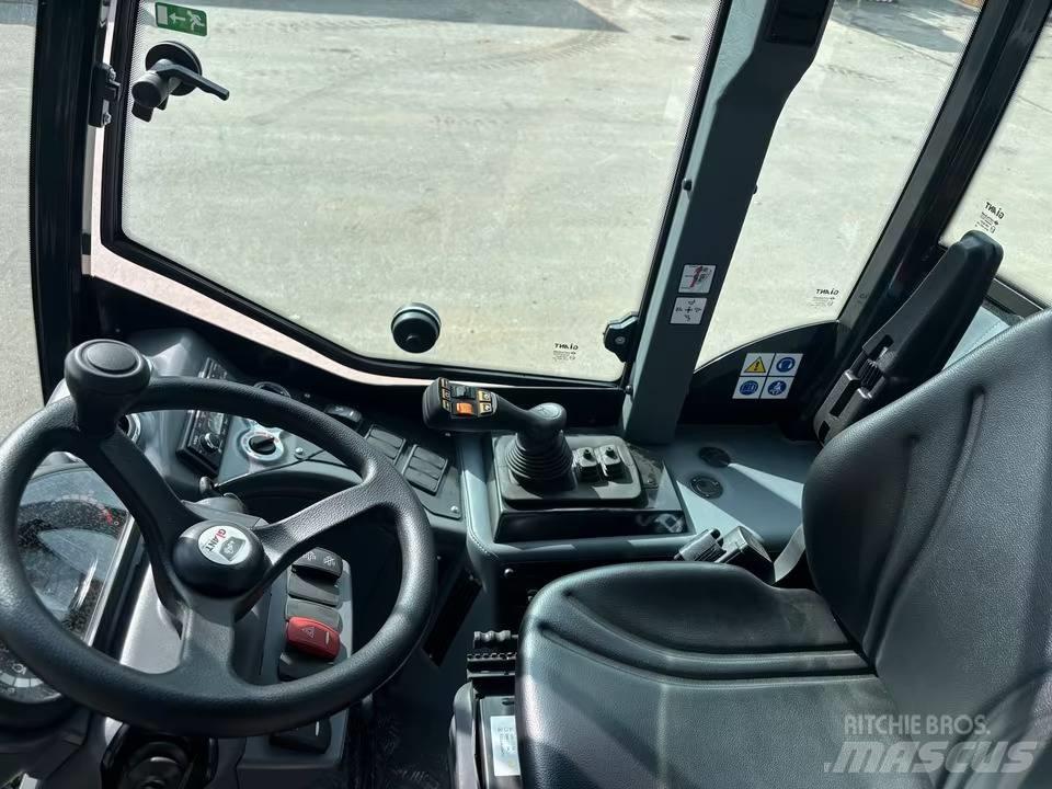 GiANT G 3500 X-tra لوادر بعجل