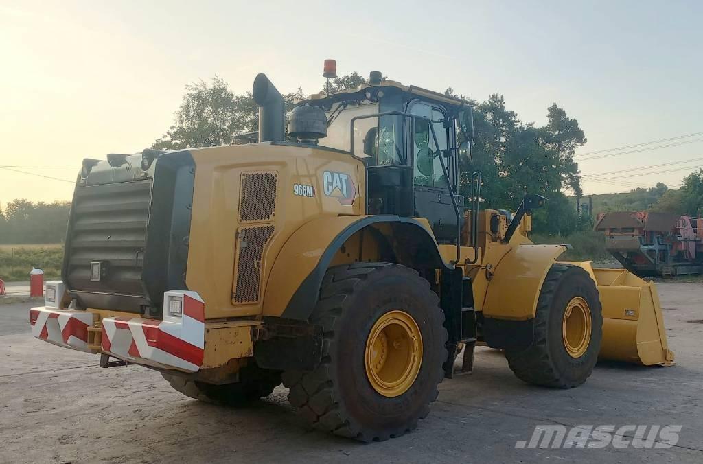 CAT 966 M لوادر بعجل