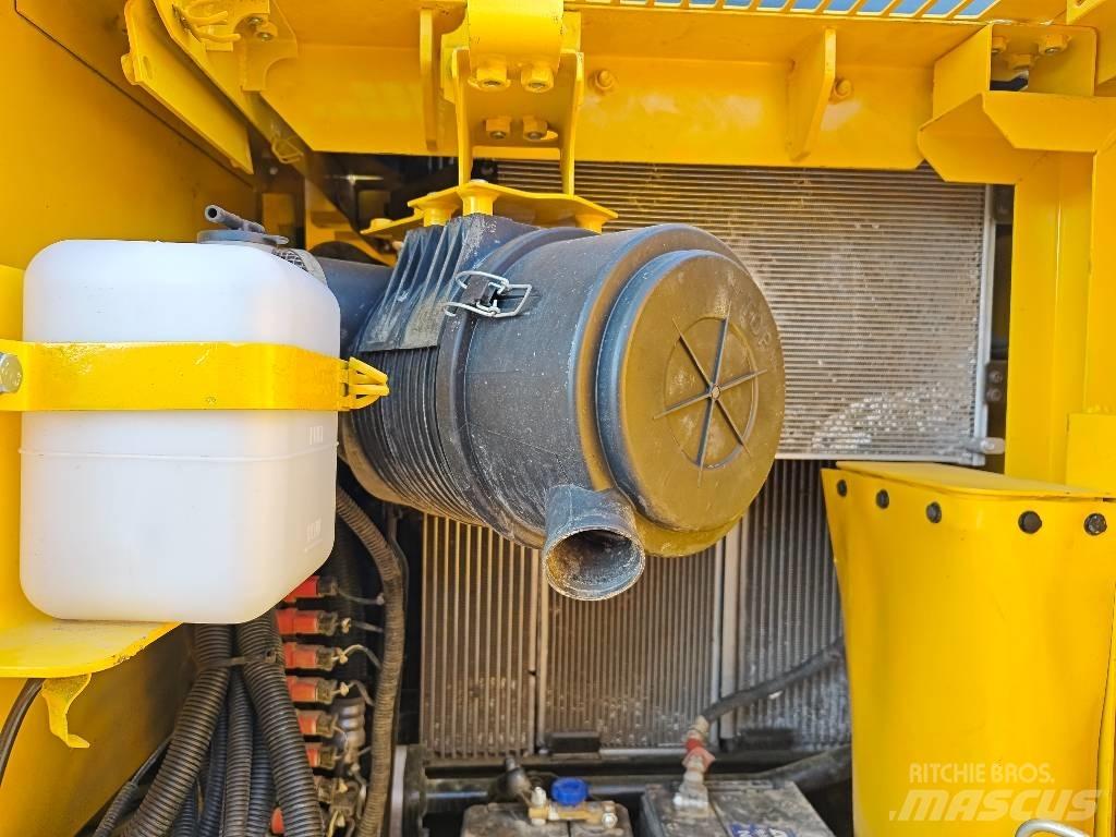 Komatsu PC 130-7 حفارات زحافة