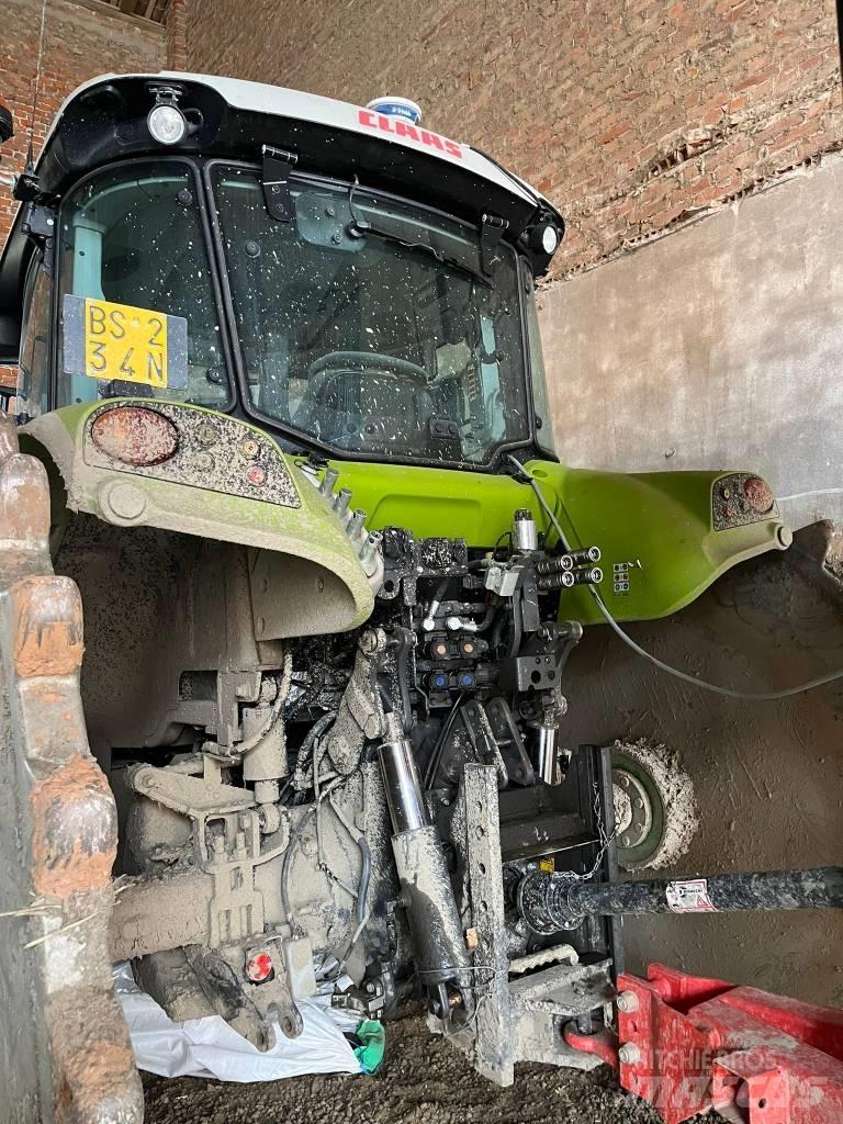 CLAAS Arion 460 الجرارات