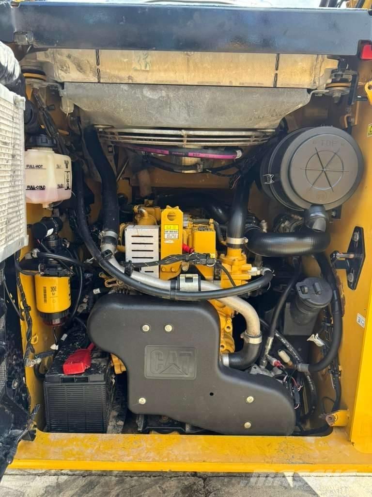 CAT 289D3 لوادر انزلاقية التوجيه