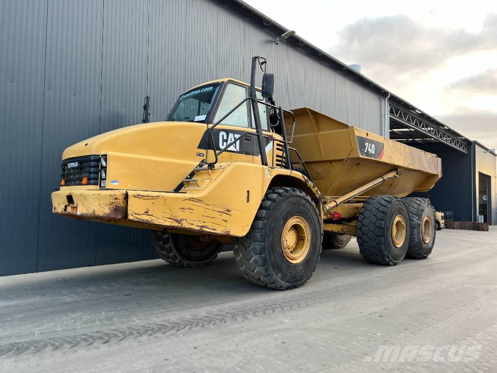 CAT 740 ساحبات مفصلية