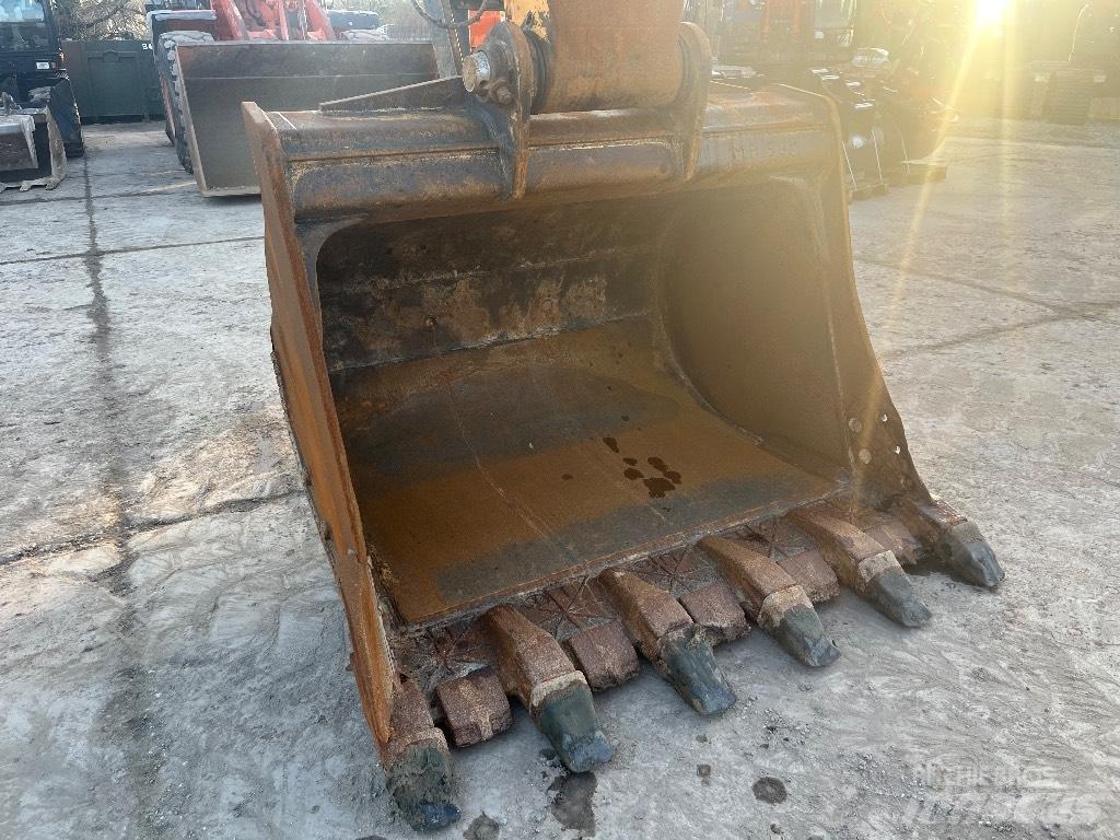 Hyundai HX 330 L حفارات زحافة