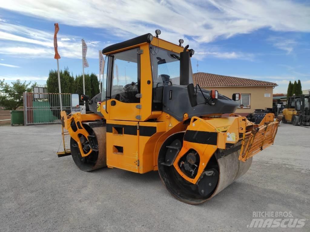 Bomag BW 174 A P مداحل ثنائية الاسطوانة