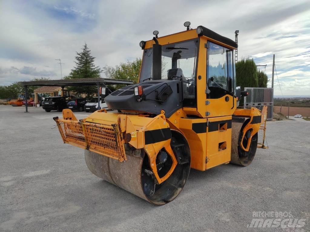 Bomag BW 174 A P مداحل ثنائية الاسطوانة