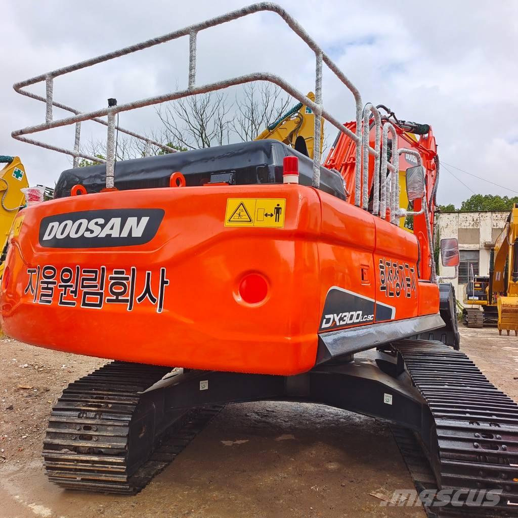 Doosan DX 300LC-9C حفارات زحافة