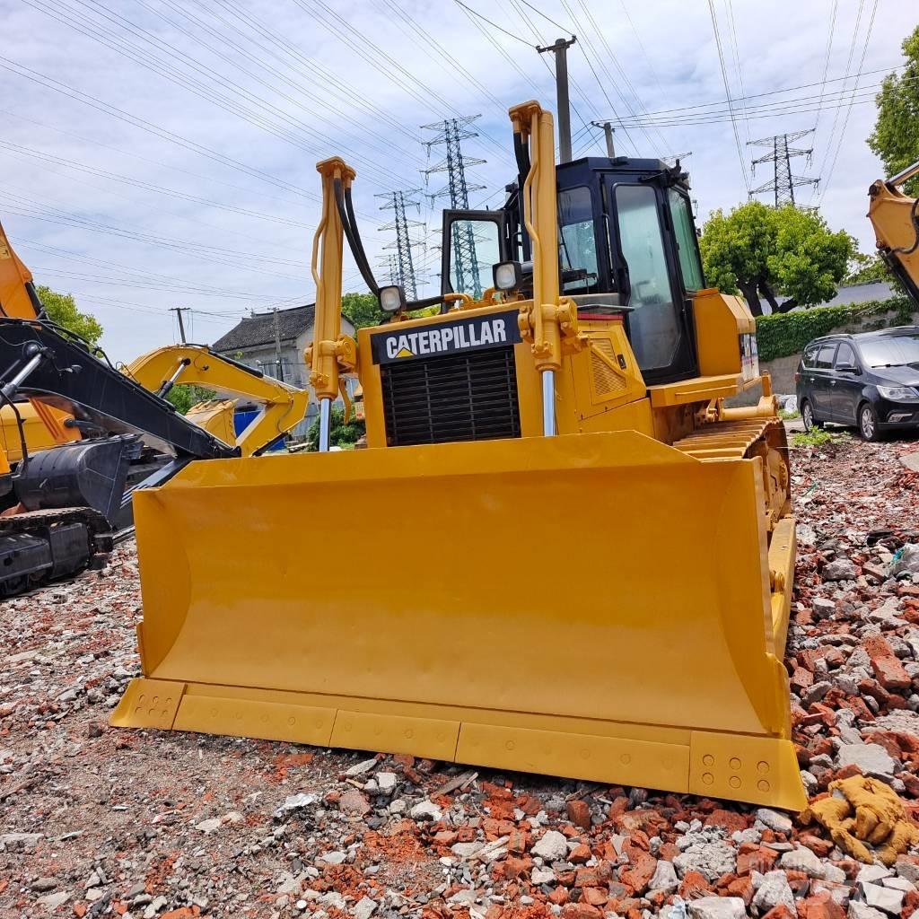 CAT D 6 G بلدوزرات مجنزرة