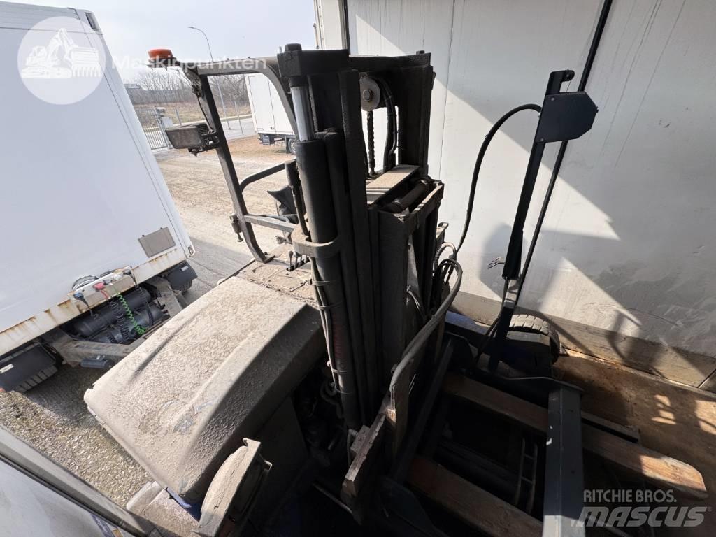 Moffett M4 25.3 NX شاحنات الديزل