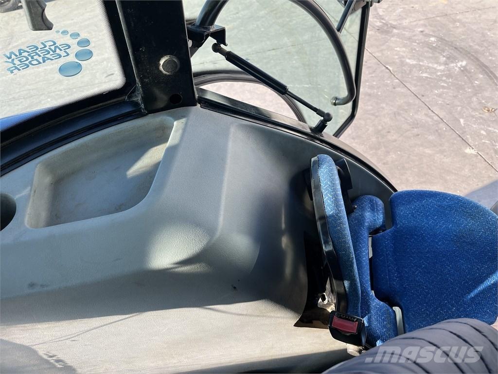 New Holland TD 5.95 الجرارات