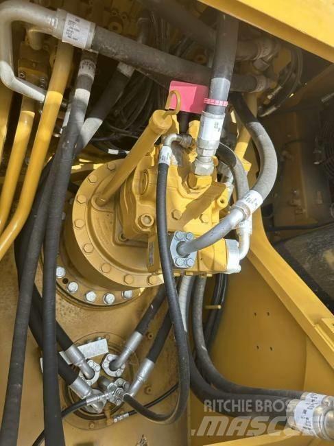 CAT 329 D حفارات زحافة