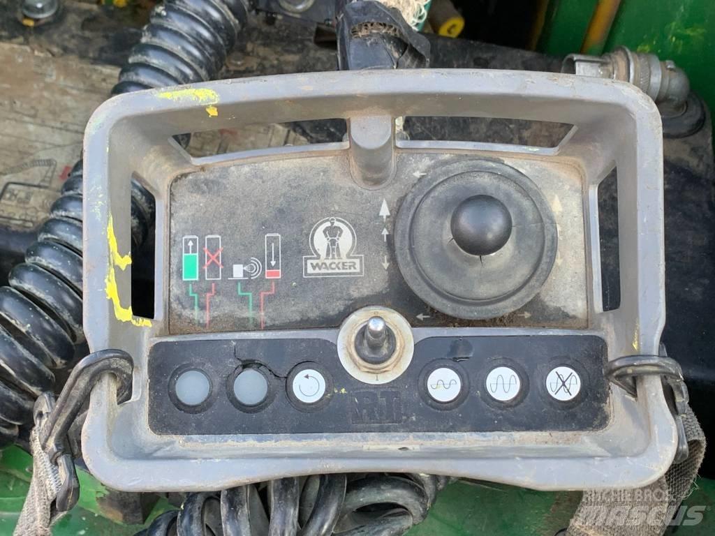 Wacker Neuson RT 560 مداحل رجاجة مجرورة