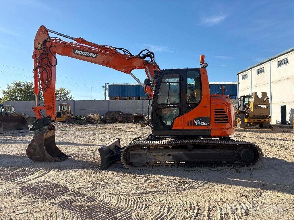 Doosan DX 140 LCR-3 حفارات زحافة
