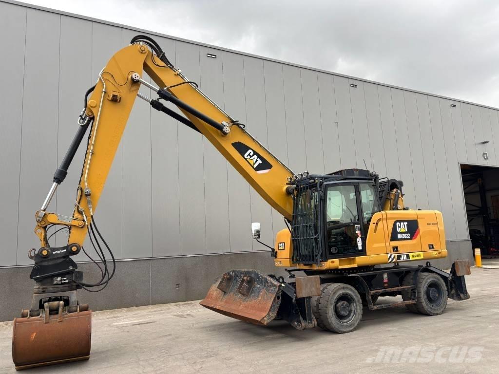 CAT MH 3022 مناولات المخلفات / مناولات صناعية